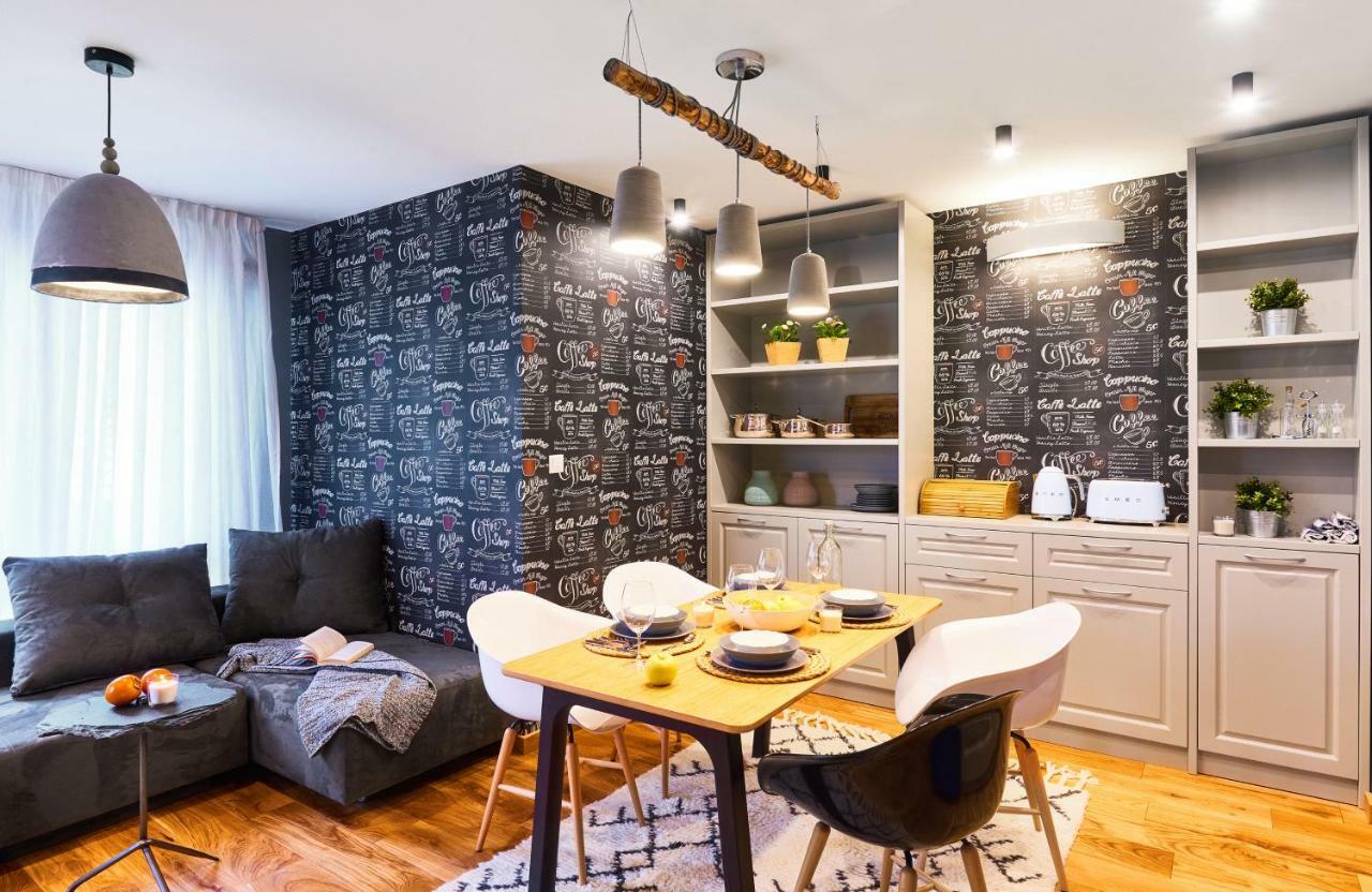 Stylish And High-End Designer Apartments In City Center Софія Екстер'єр фото