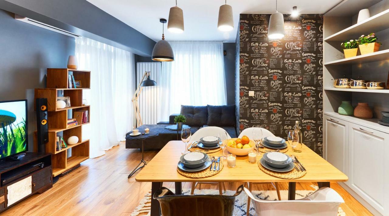 Stylish And High-End Designer Apartments In City Center Софія Екстер'єр фото