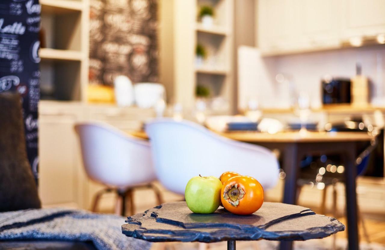 Stylish And High-End Designer Apartments In City Center Софія Екстер'єр фото