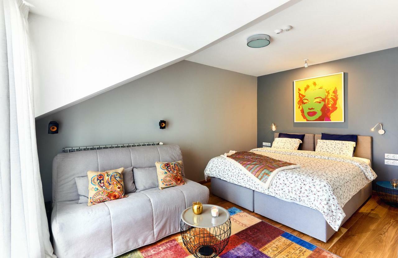 Stylish And High-End Designer Apartments In City Center Софія Екстер'єр фото